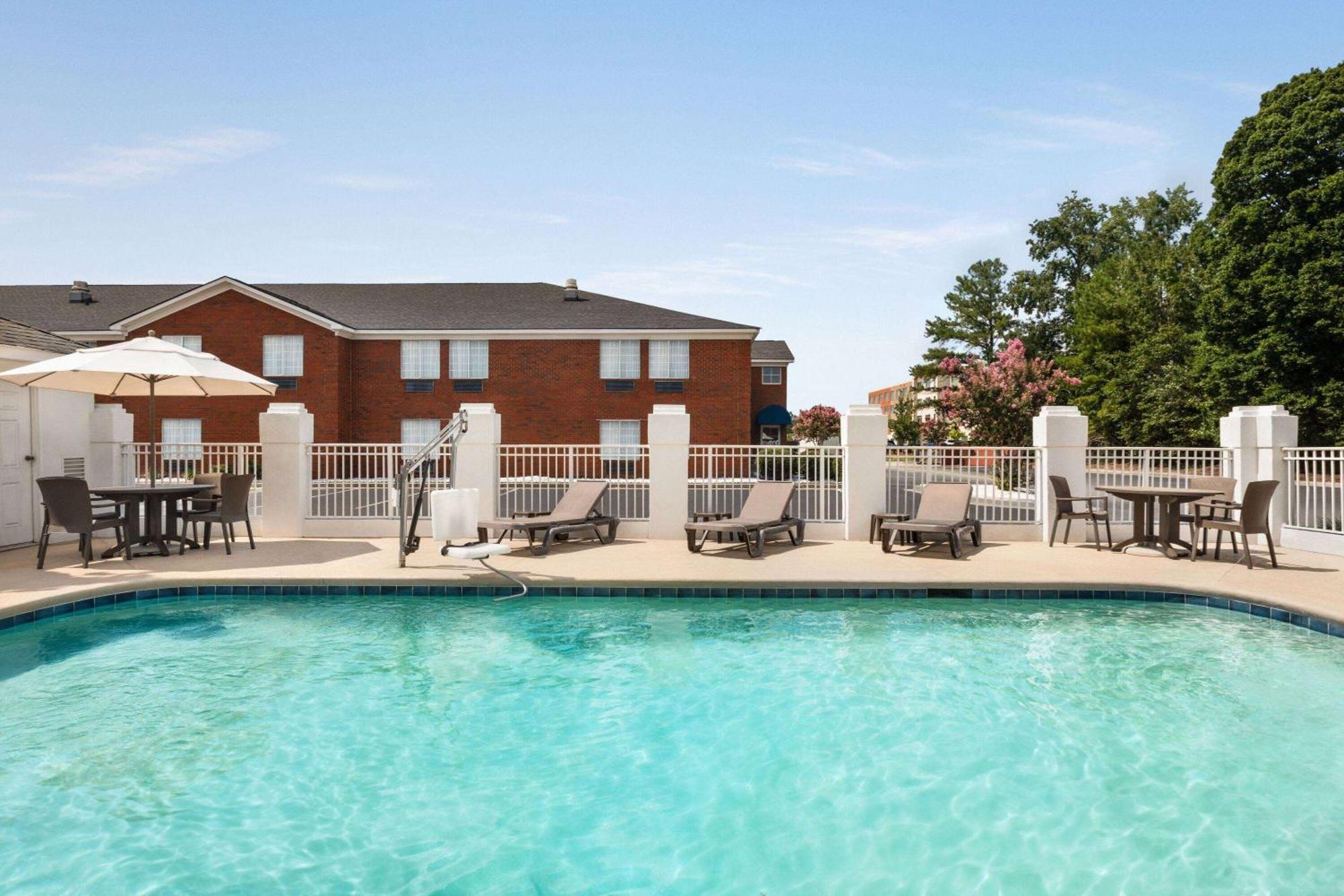Wingate By Wyndham Savannah I-95 North Port Wentworth Exterior foto